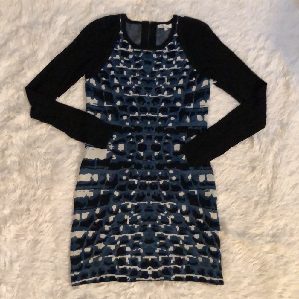 Parker Hartley Knit Dress in Blue & Black ๐๐ค - Picture 4 of 12